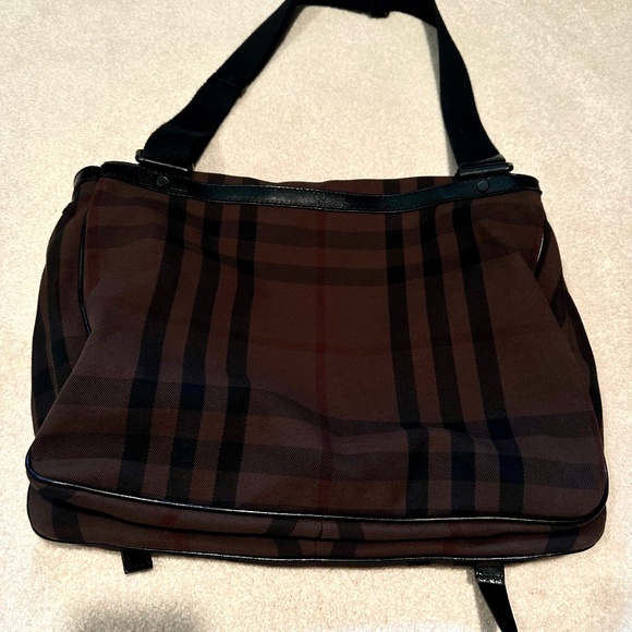 BURBERRY MESSENGER BAG - Picture 1 of 6